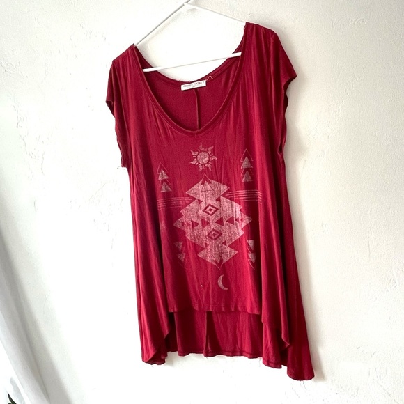 Oversized off the shoulder red high low top - Picture 2 of 5